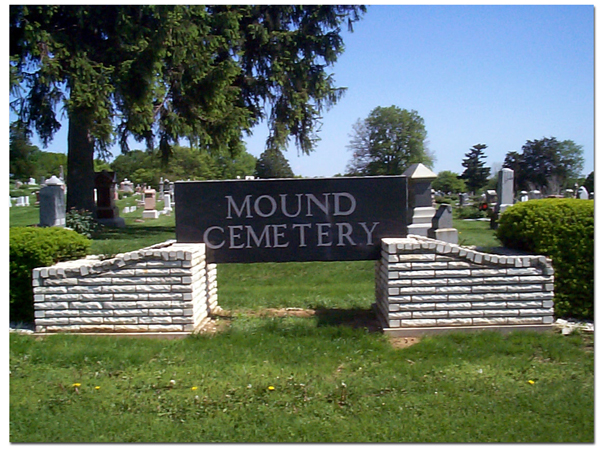 Mound_Cemetery_Entrance